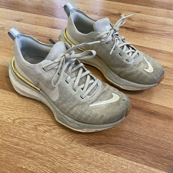 Nike Invincible Run 3 Running Shoes - Picture 2 of 5